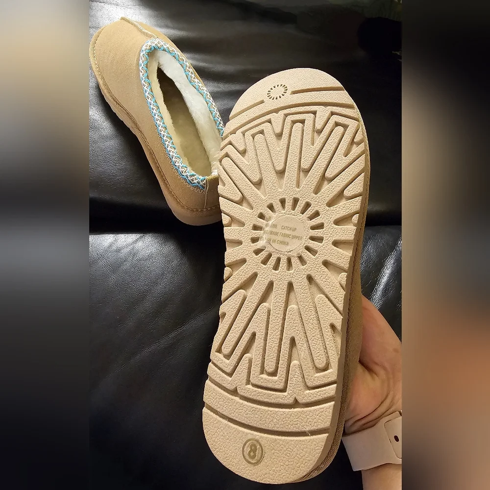 Tan Slip-On Sherpa Lined Slides with Teal Cross Stitch Trim Womens Size 8 NWOT - Picture 7 of 12